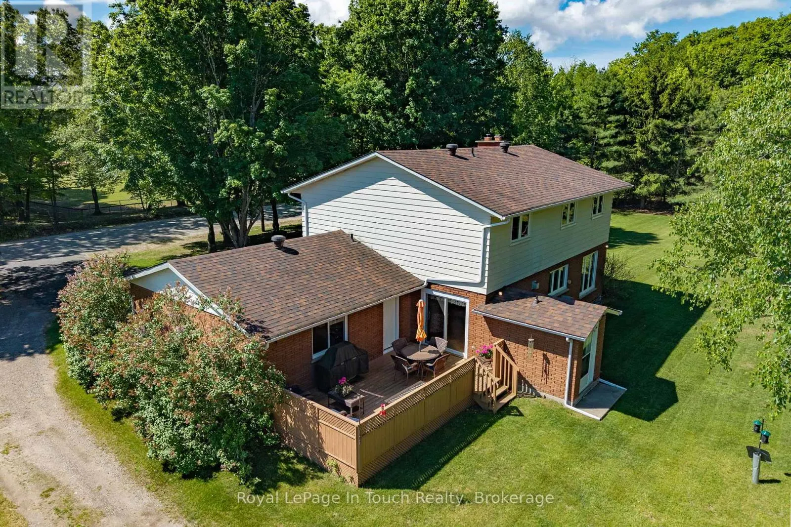 756 CHAMPLAIN ROAD