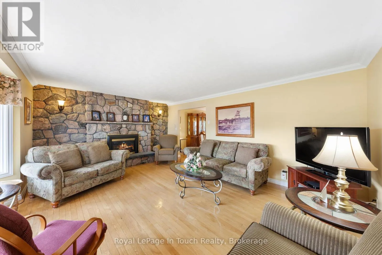 756 CHAMPLAIN ROAD