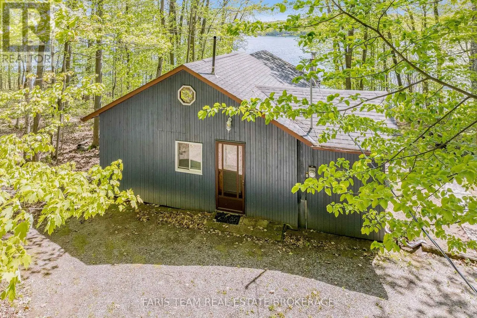 112 FARLAIN LAKE ROAD E