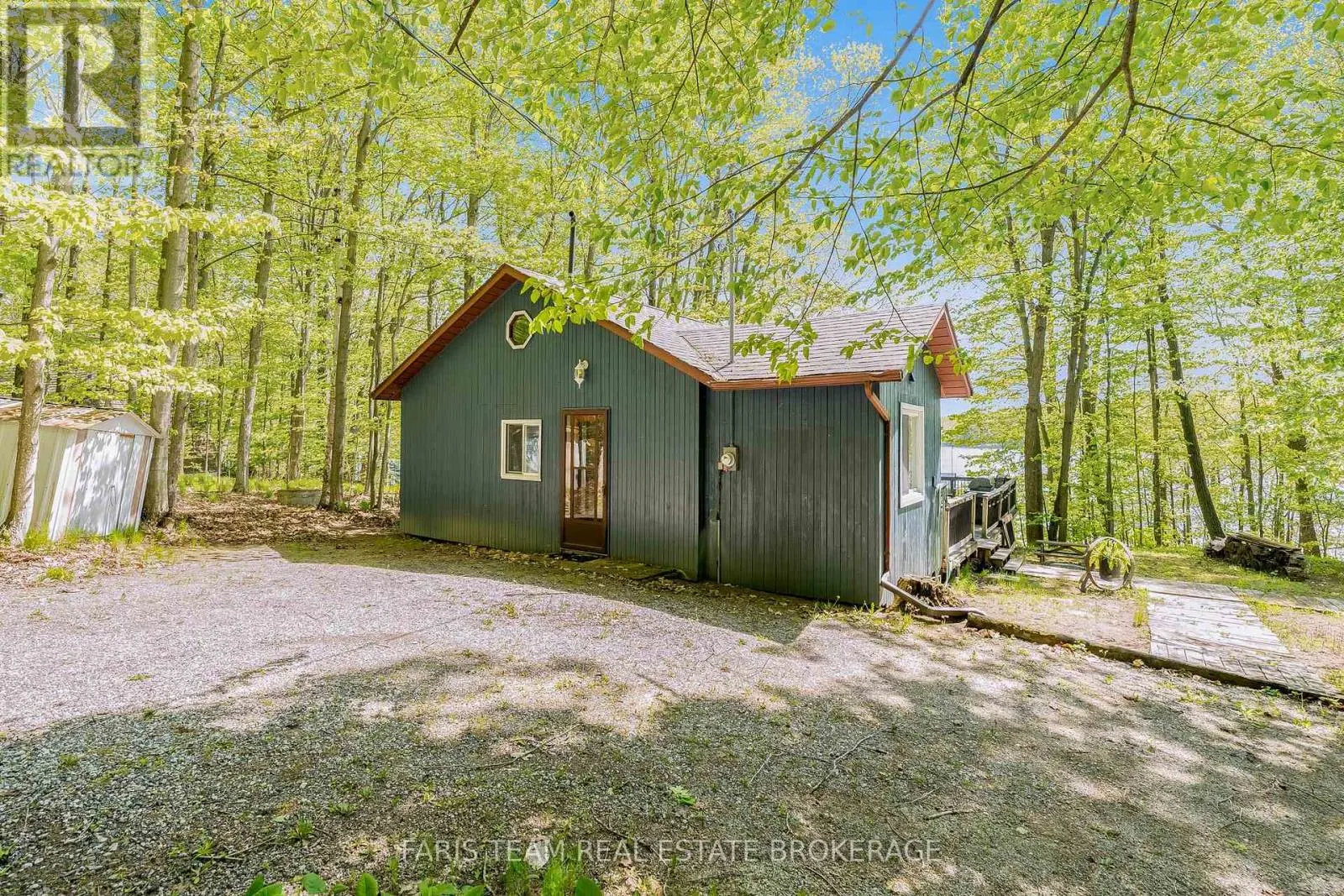 112 FARLAIN LAKE ROAD E