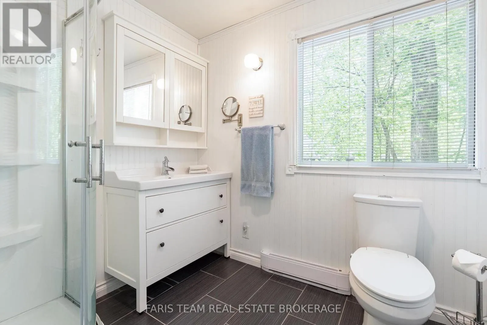 112 FARLAIN LAKE ROAD E