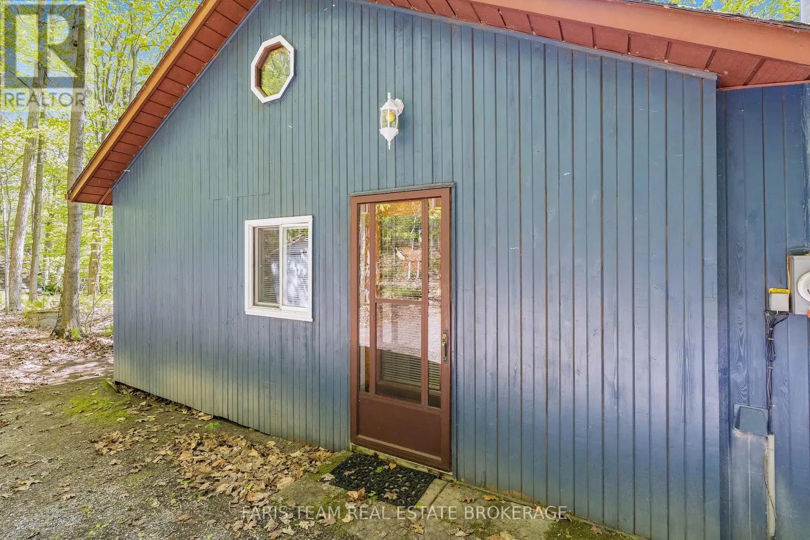 112 FARLAIN LAKE ROAD E