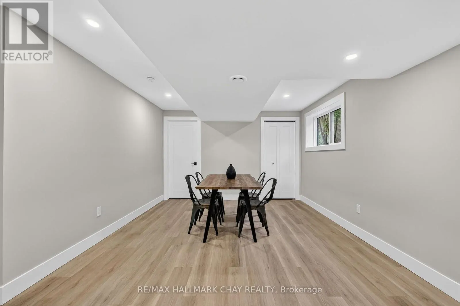 8717 BEACHWOOD ROAD