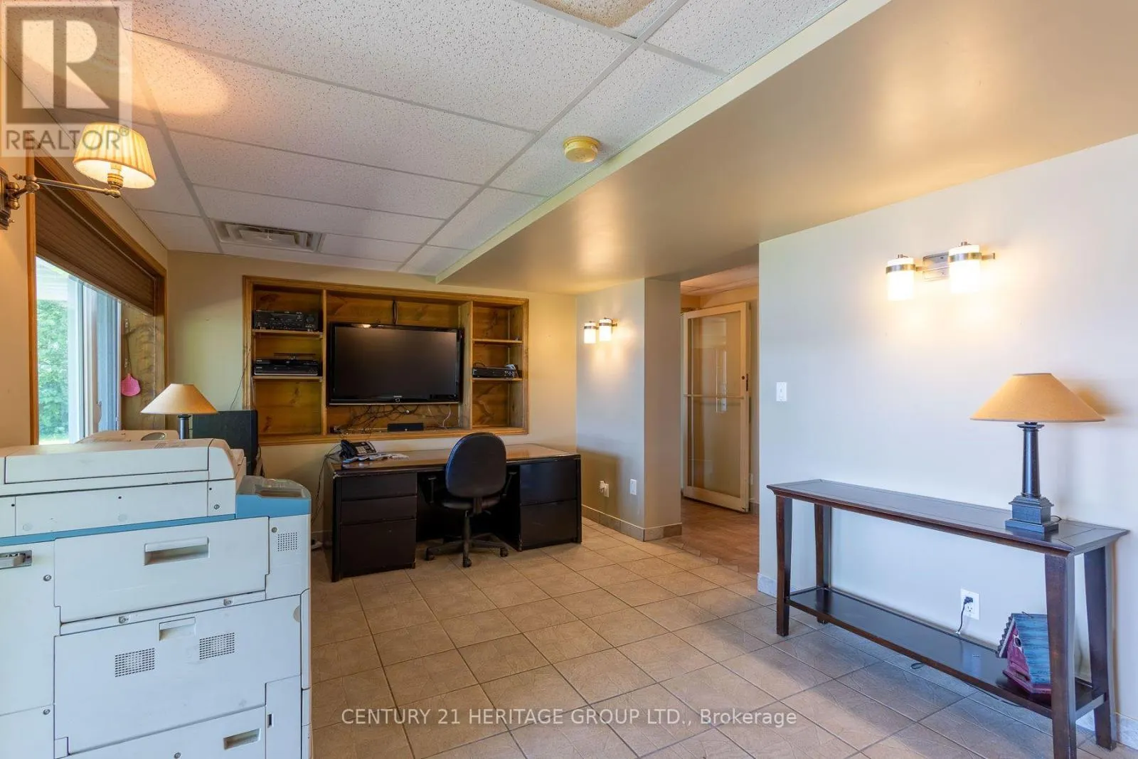 405 CHAMPLAIN ROAD