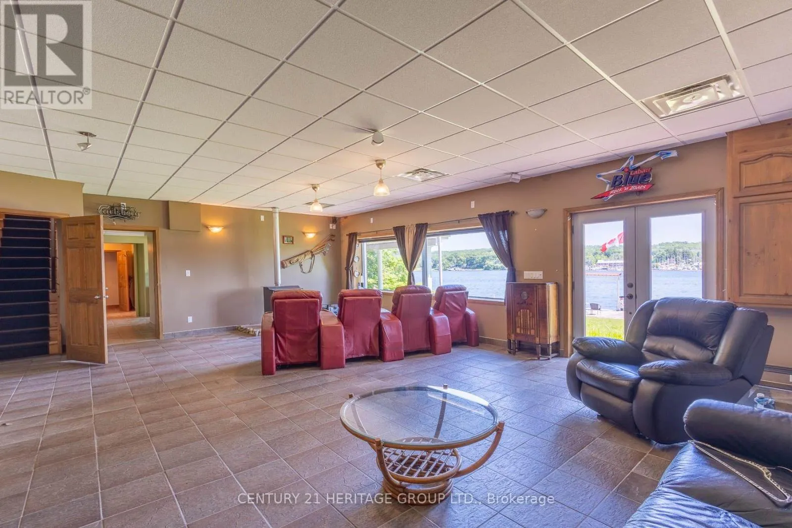 405 CHAMPLAIN ROAD