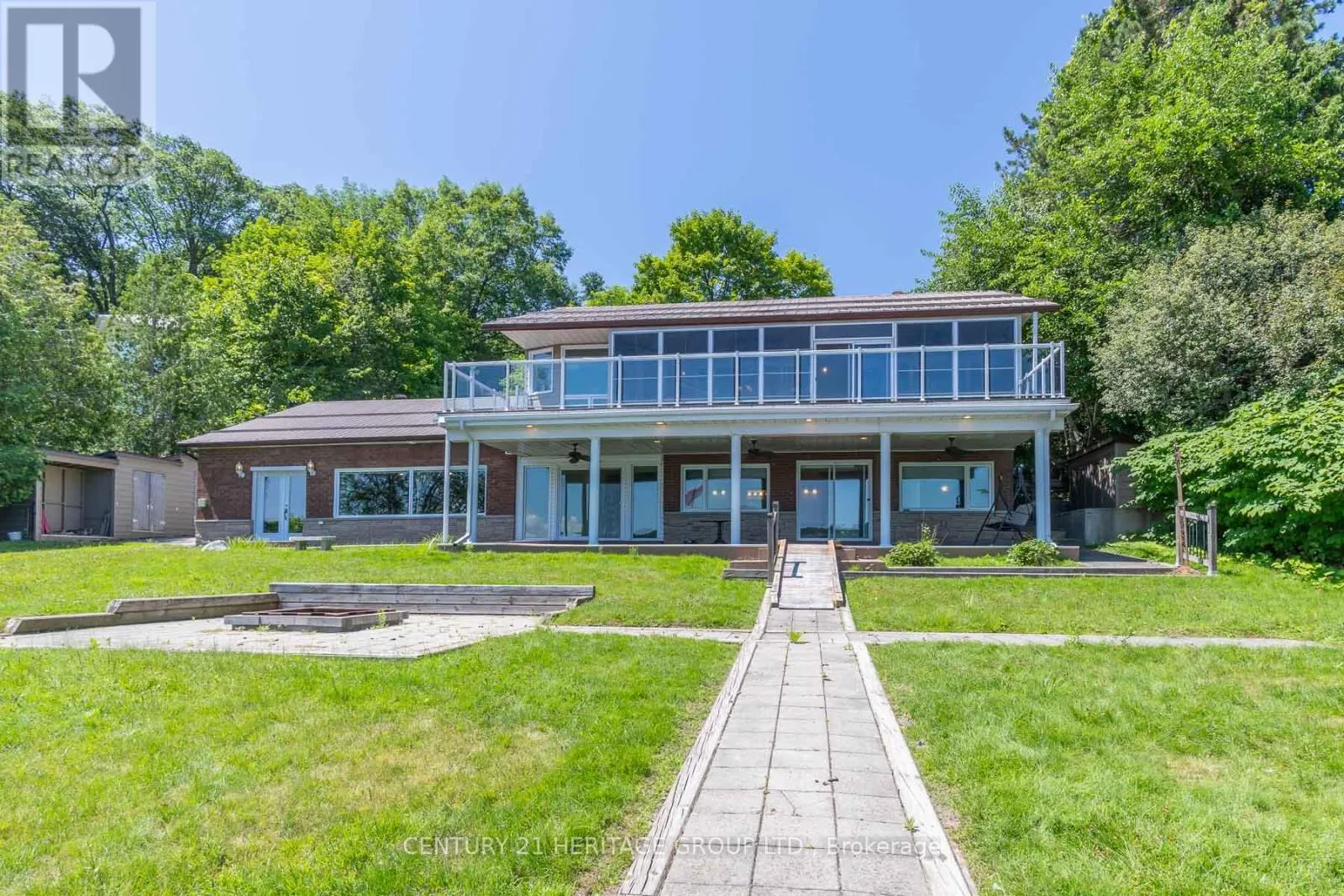 405 CHAMPLAIN ROAD