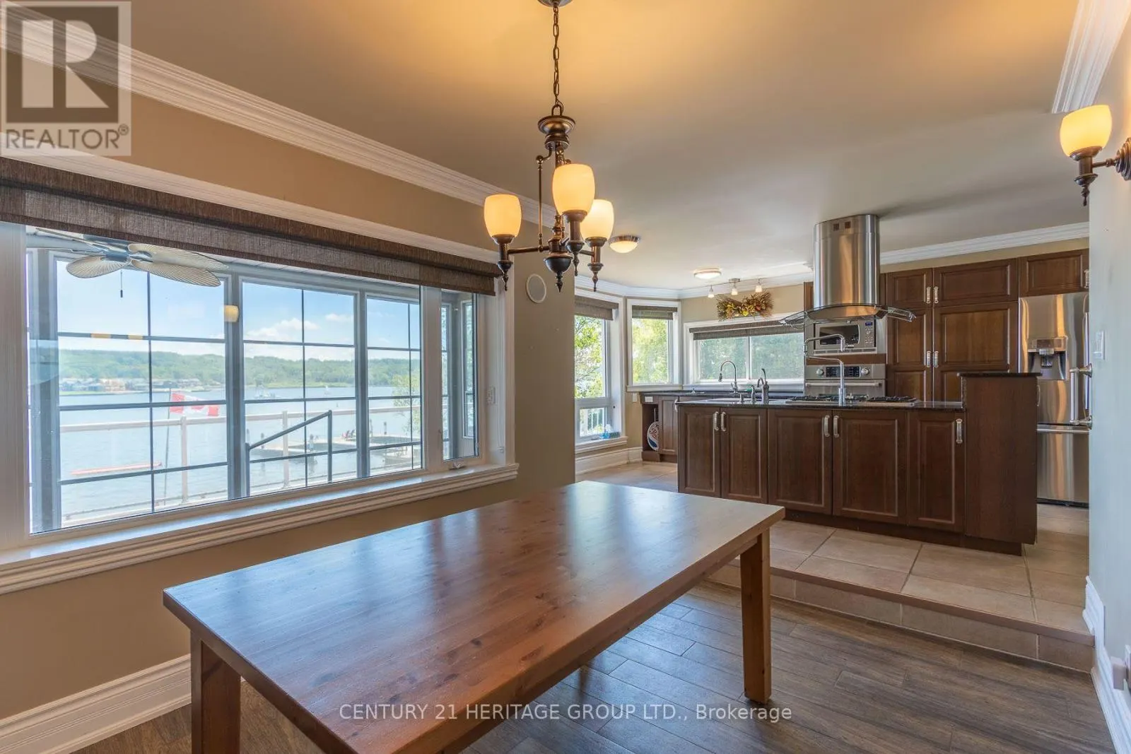 405 CHAMPLAIN ROAD