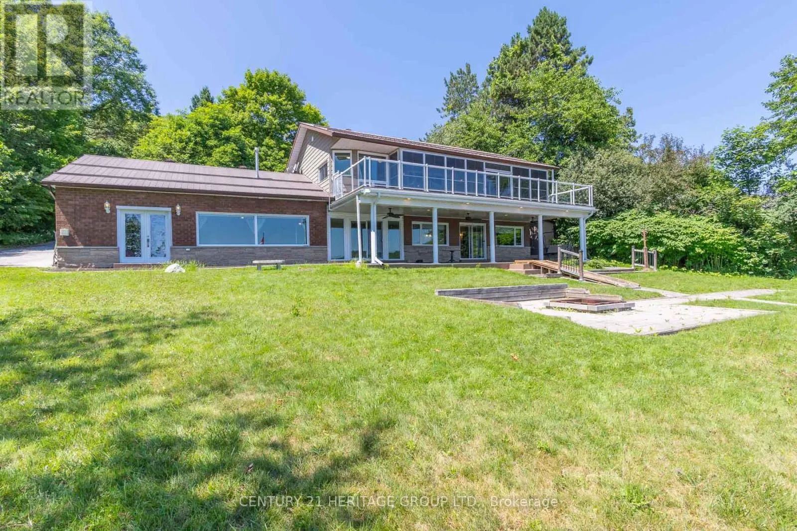 405 CHAMPLAIN ROAD