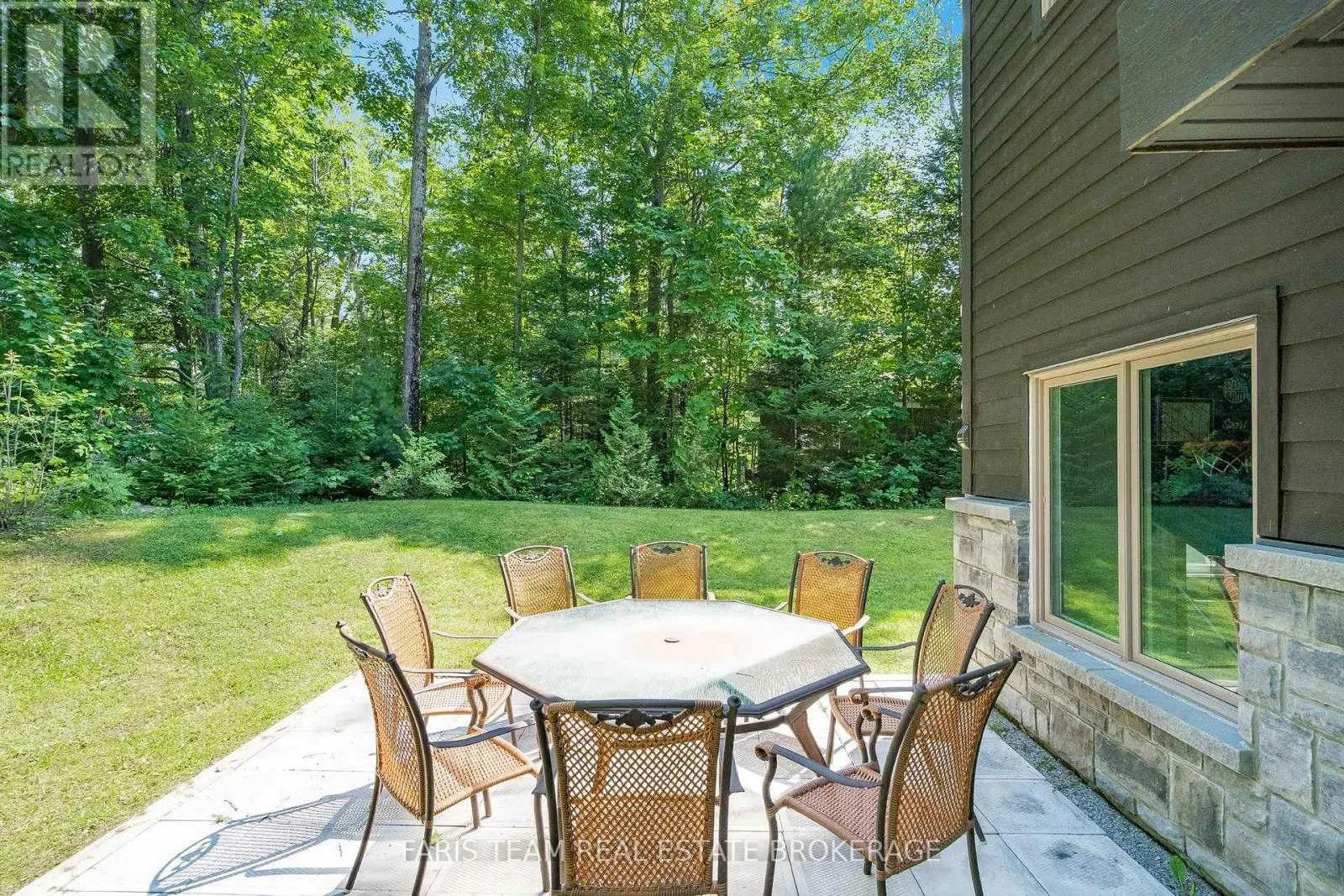 7 DUQUETTE COURT