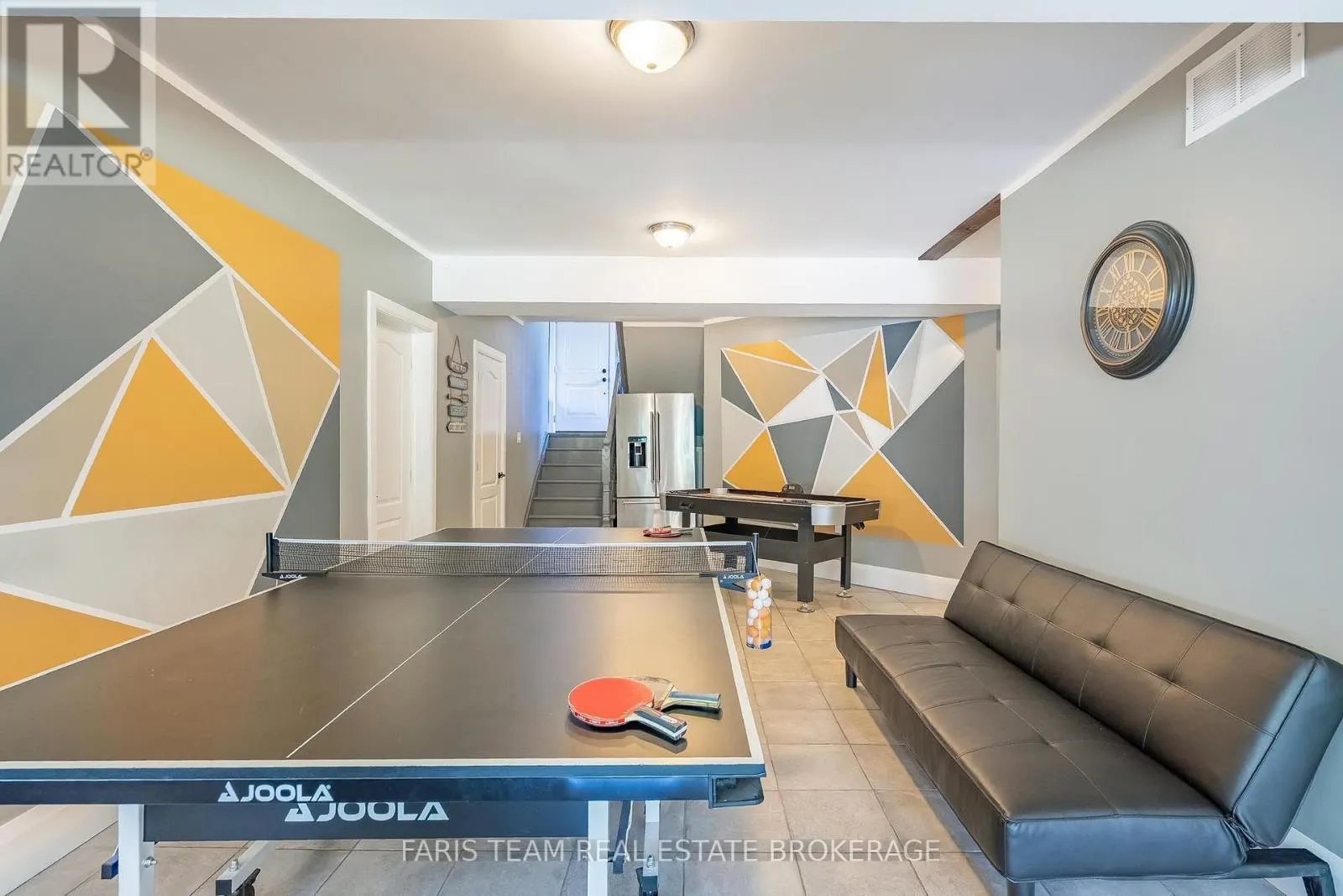 7 DUQUETTE COURT