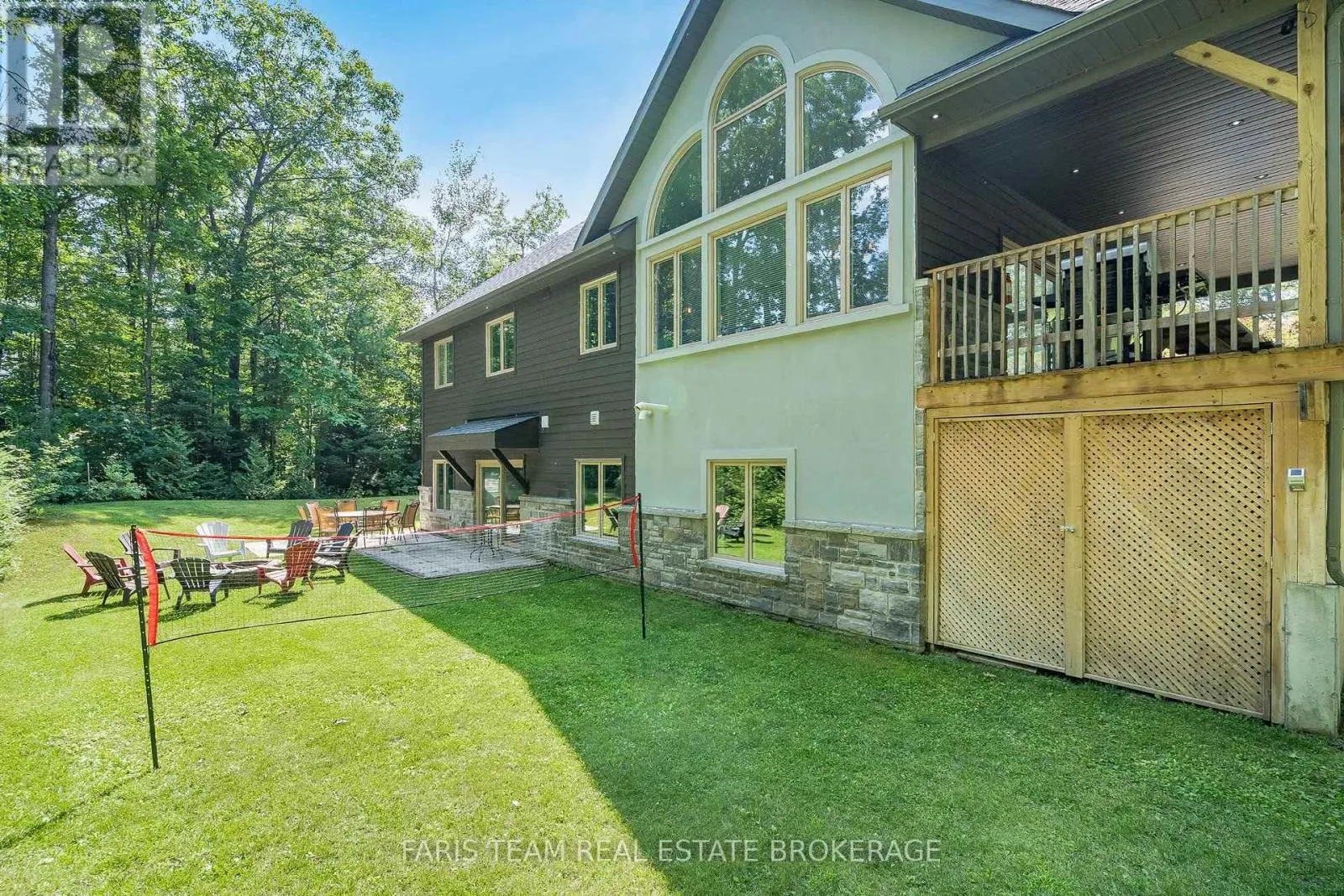 7 DUQUETTE COURT