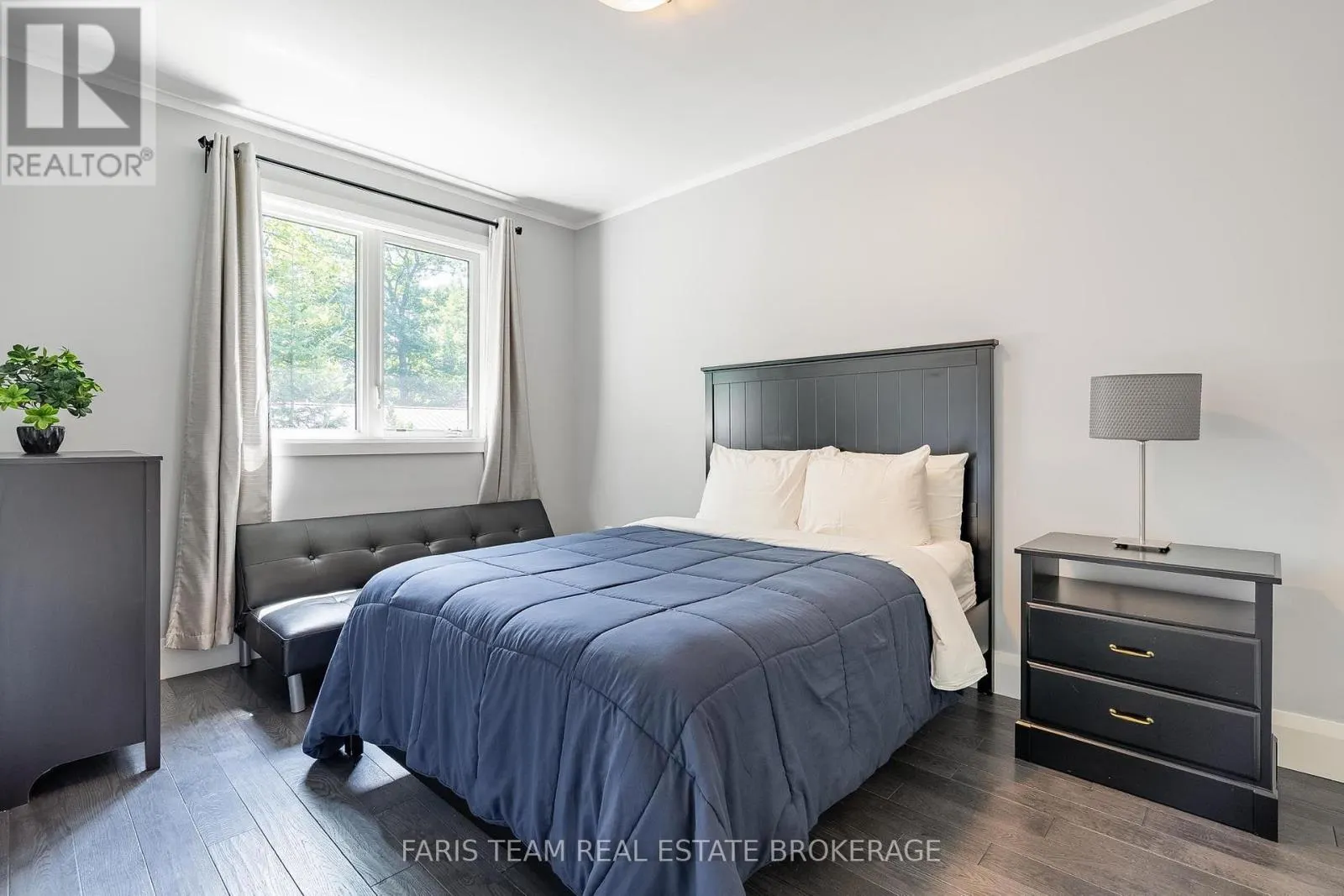 7 DUQUETTE COURT