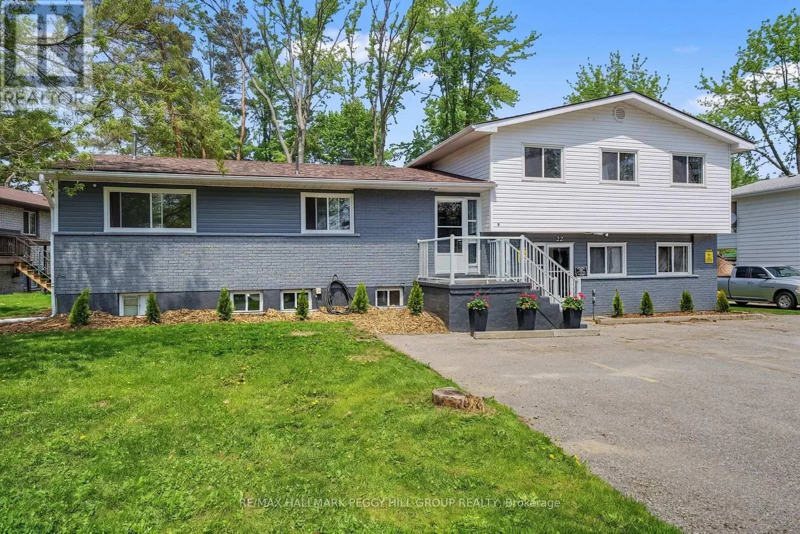 22 OLIVE CRESCENT