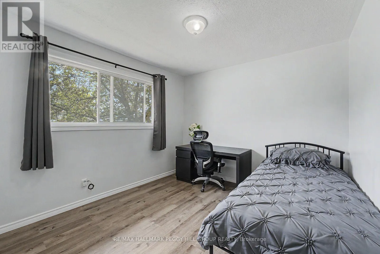22 OLIVE CRESCENT