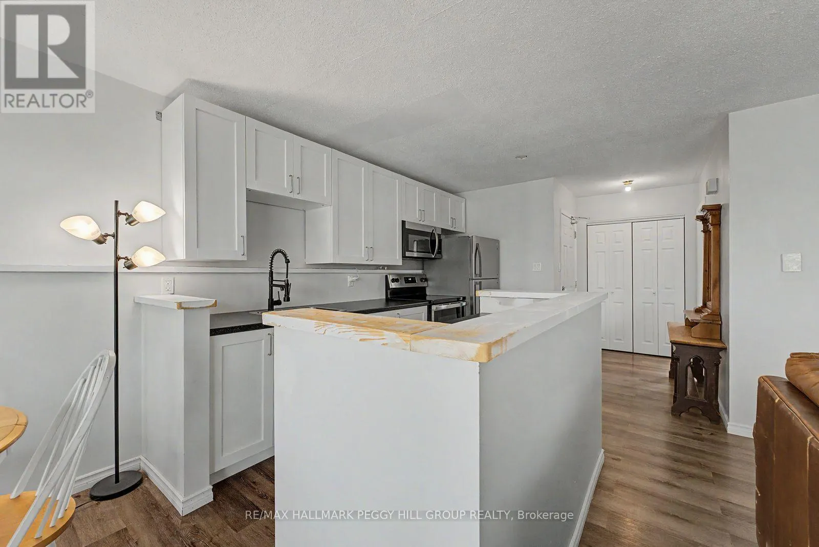 22 OLIVE CRESCENT