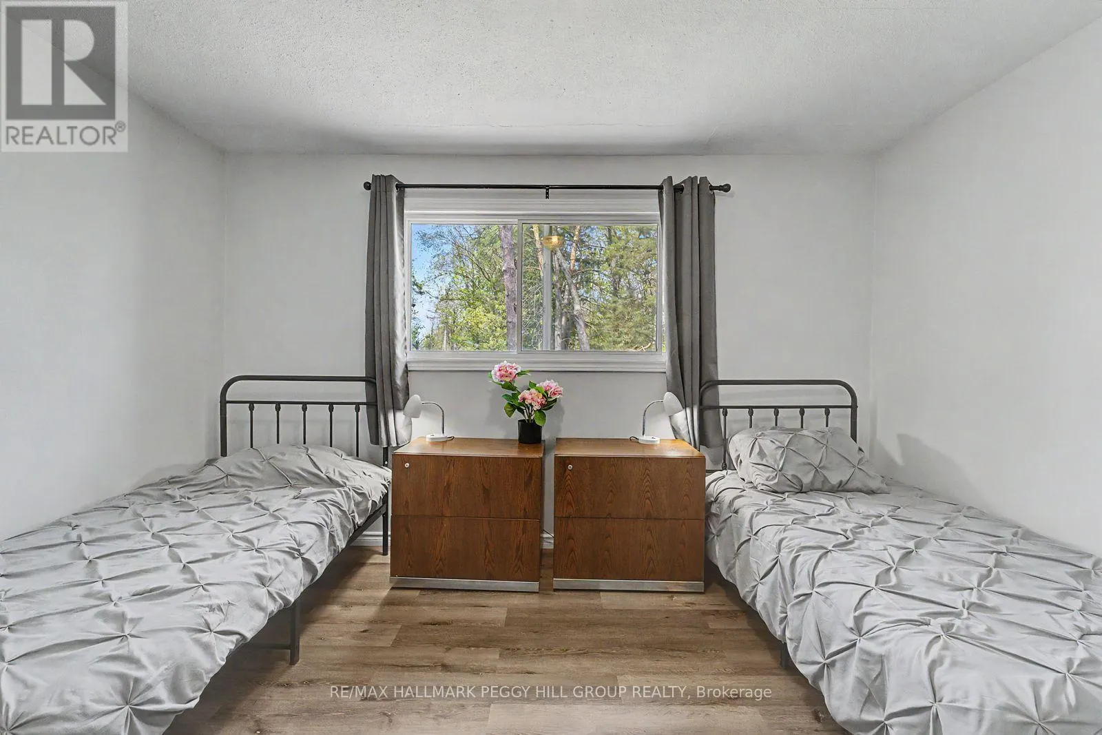 22 OLIVE CRESCENT