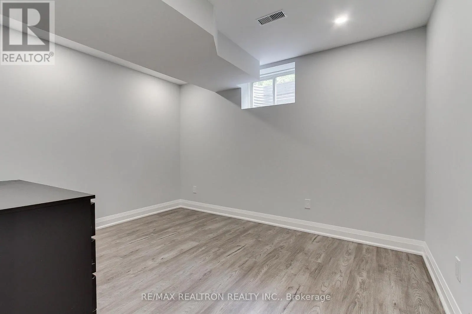 3046 MONARCH DRIVE