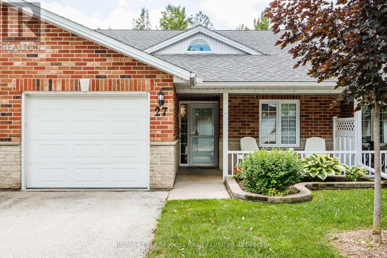 27 - 275 HURON STREET #27