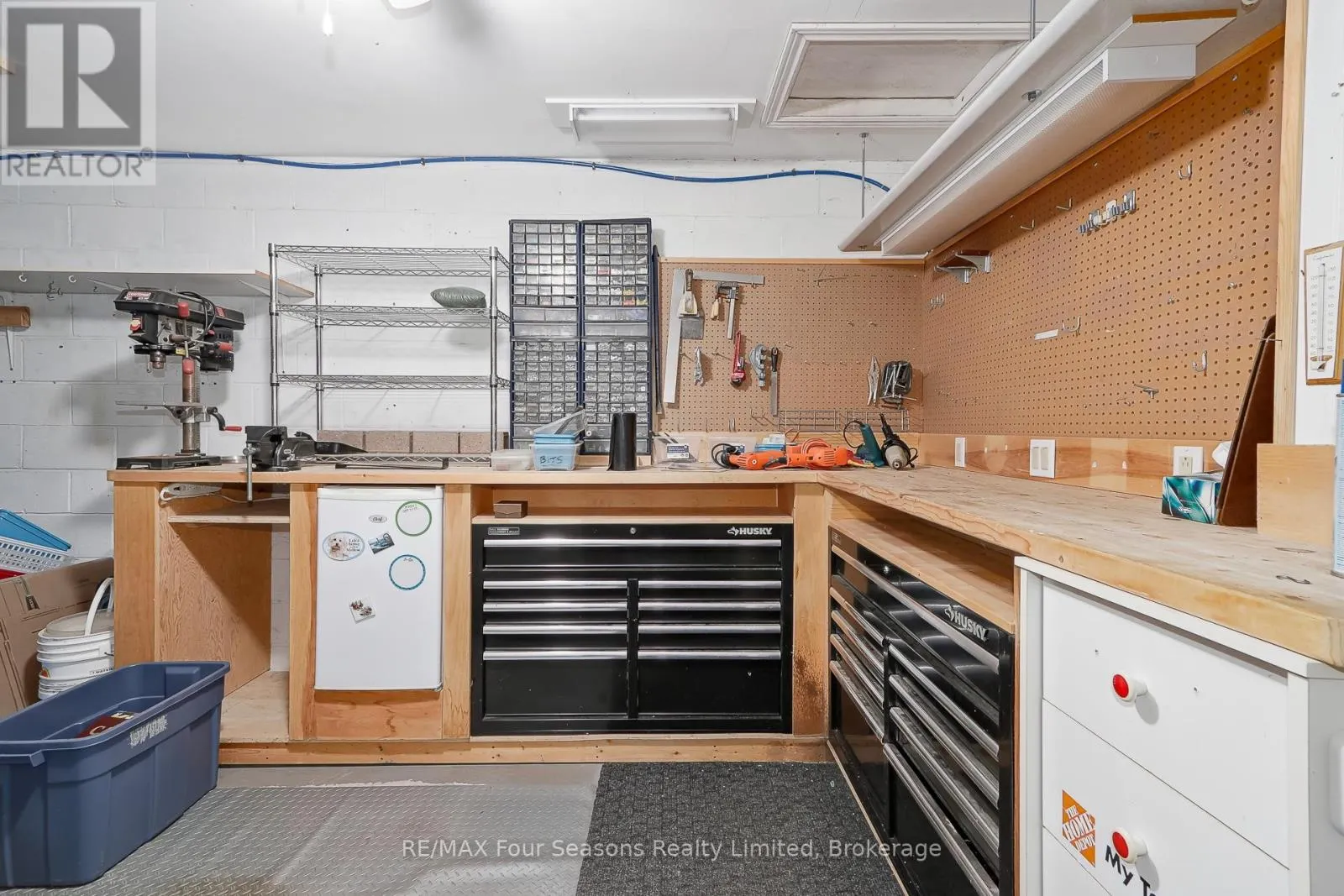 27 - 275 HURON STREET #27