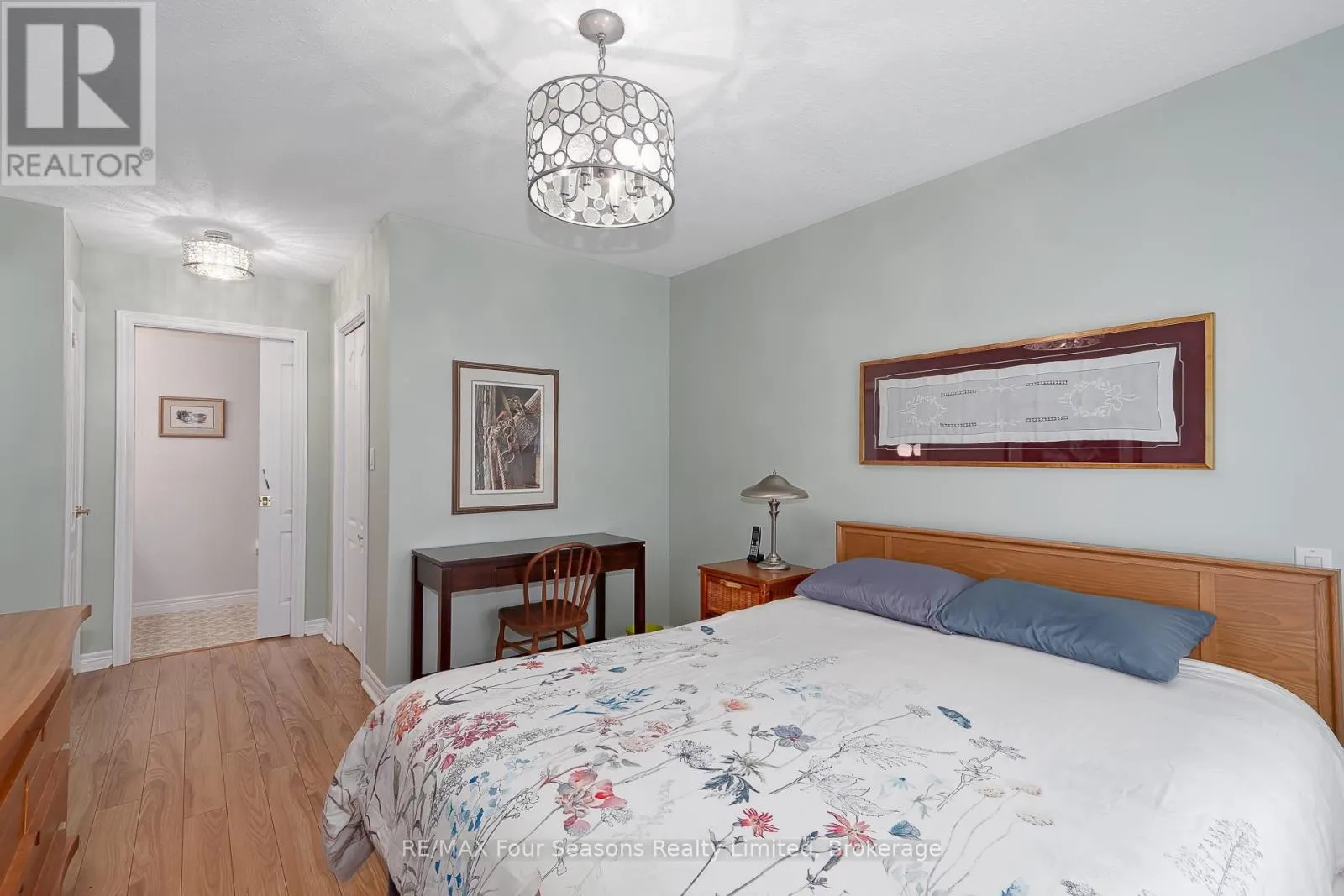 27 - 275 HURON STREET #27