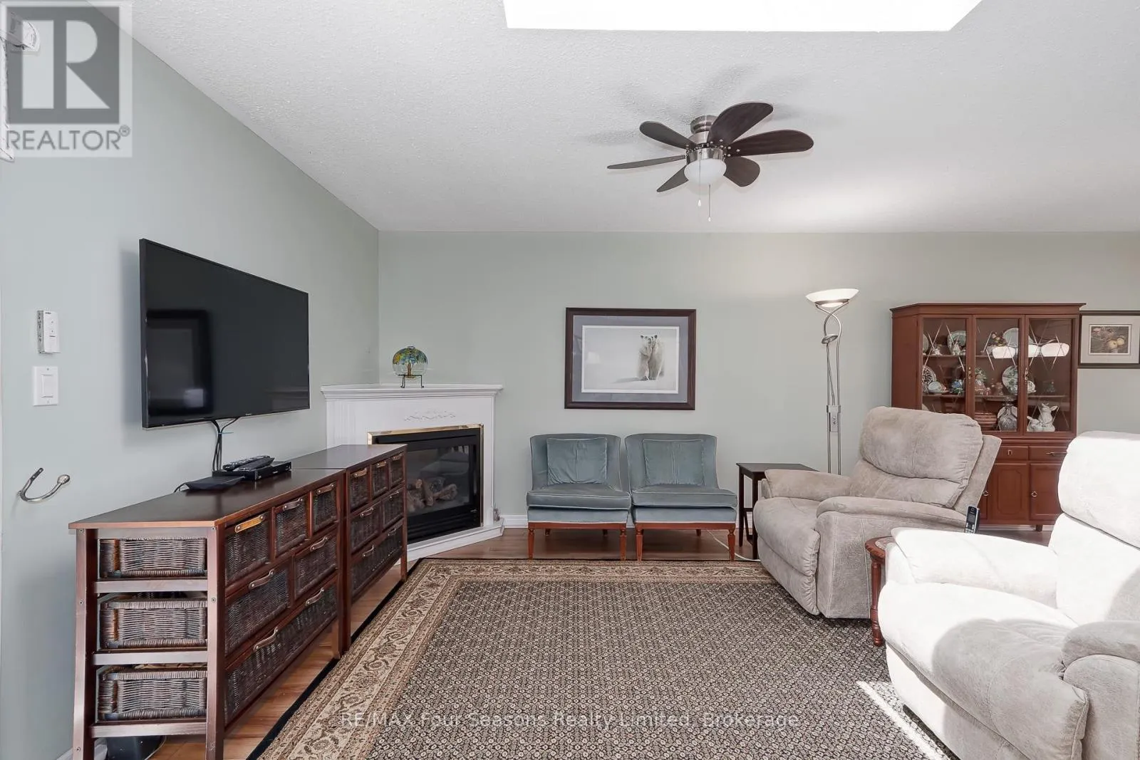 27 - 275 HURON STREET #27
