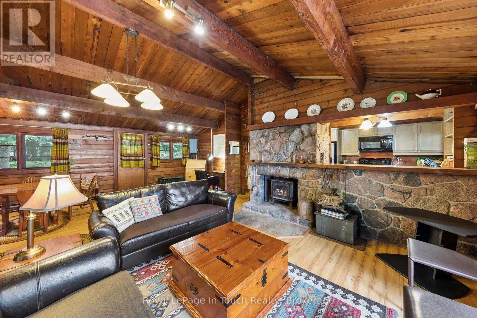 25 CHIPPEWA CRESCENT
