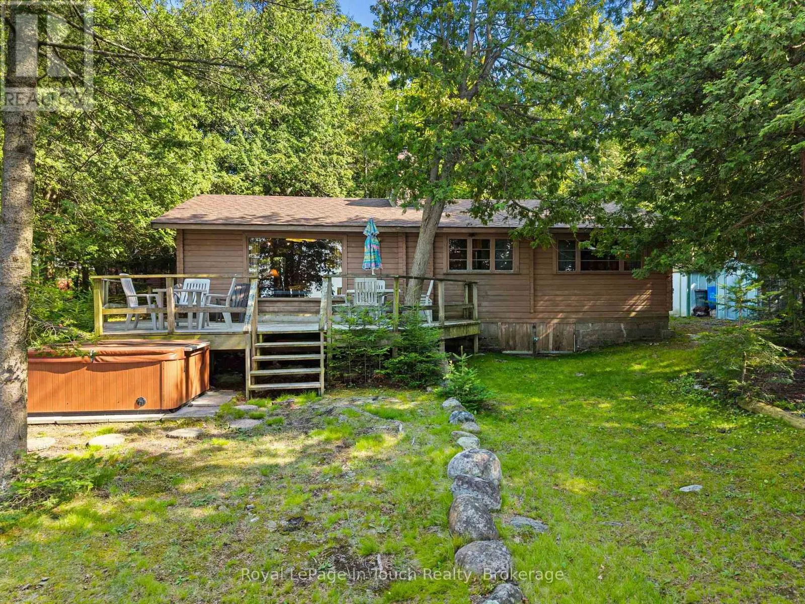25 CHIPPEWA CRESCENT