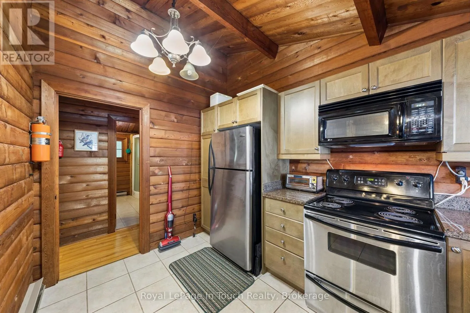 25 CHIPPEWA CRESCENT