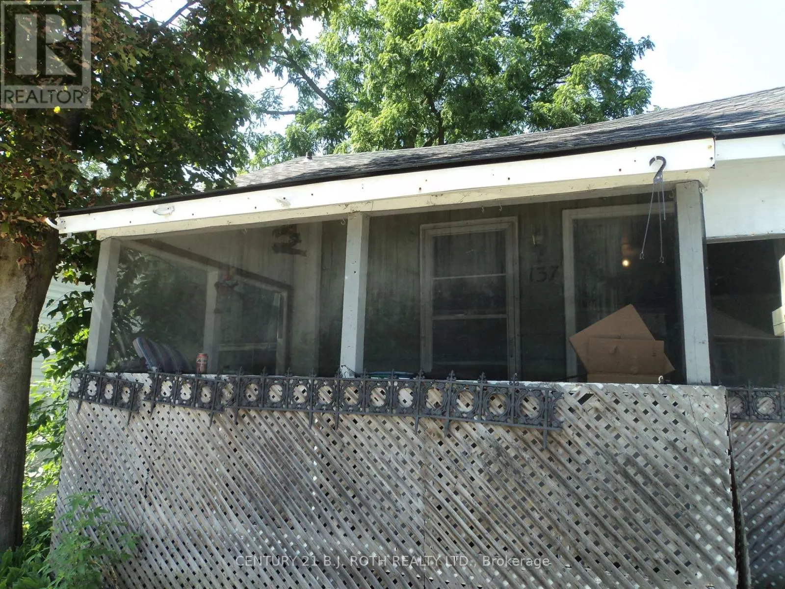 137 DUFFERIN STREET
