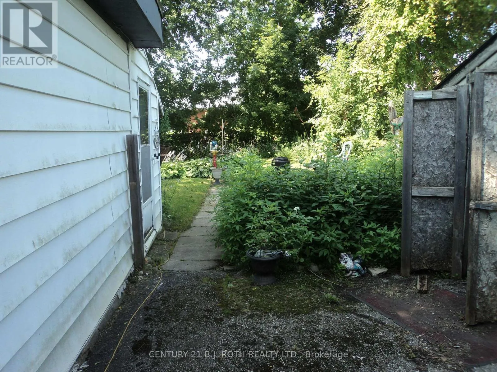137 DUFFERIN STREET
