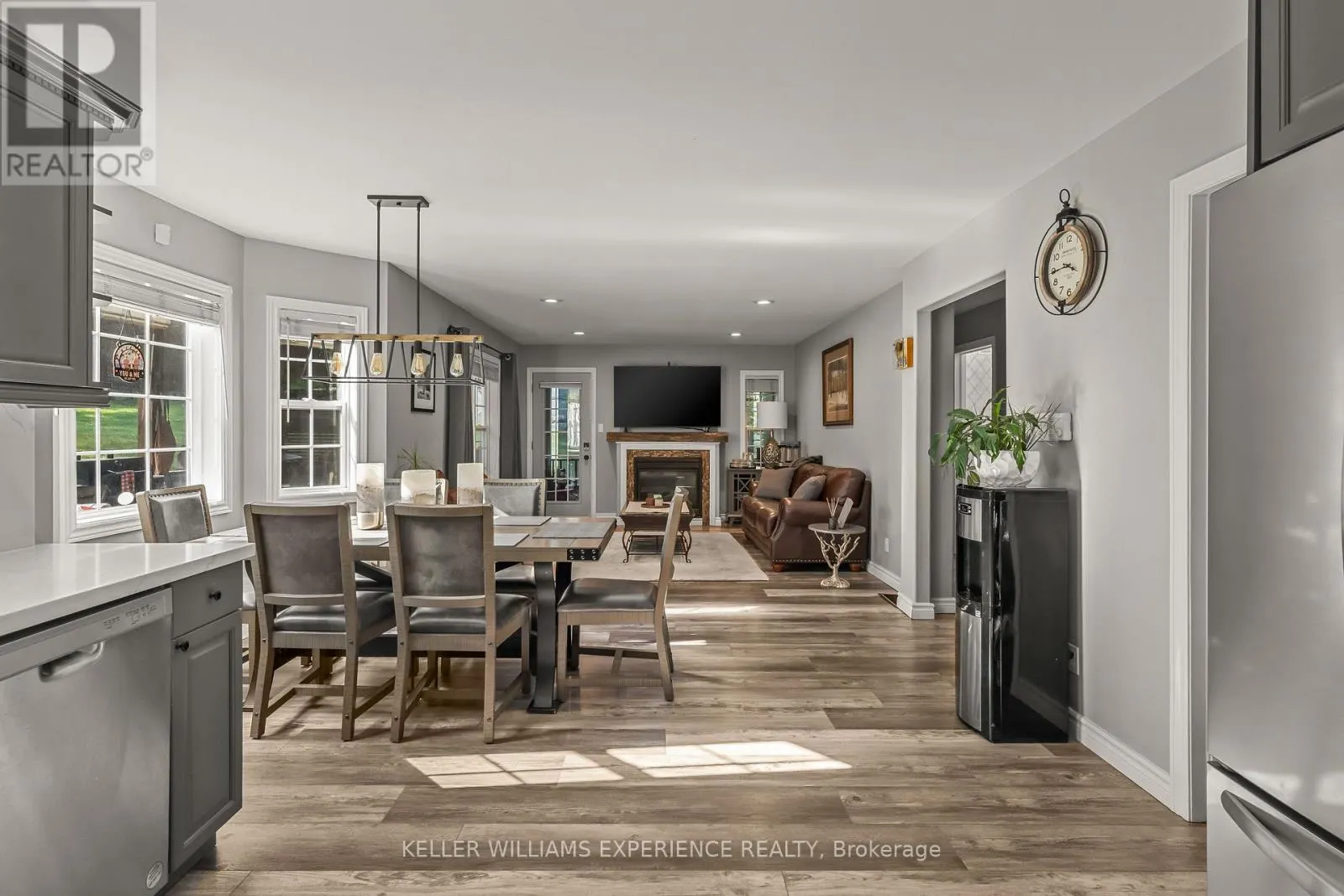 4254 FOREST WOOD DRIVE