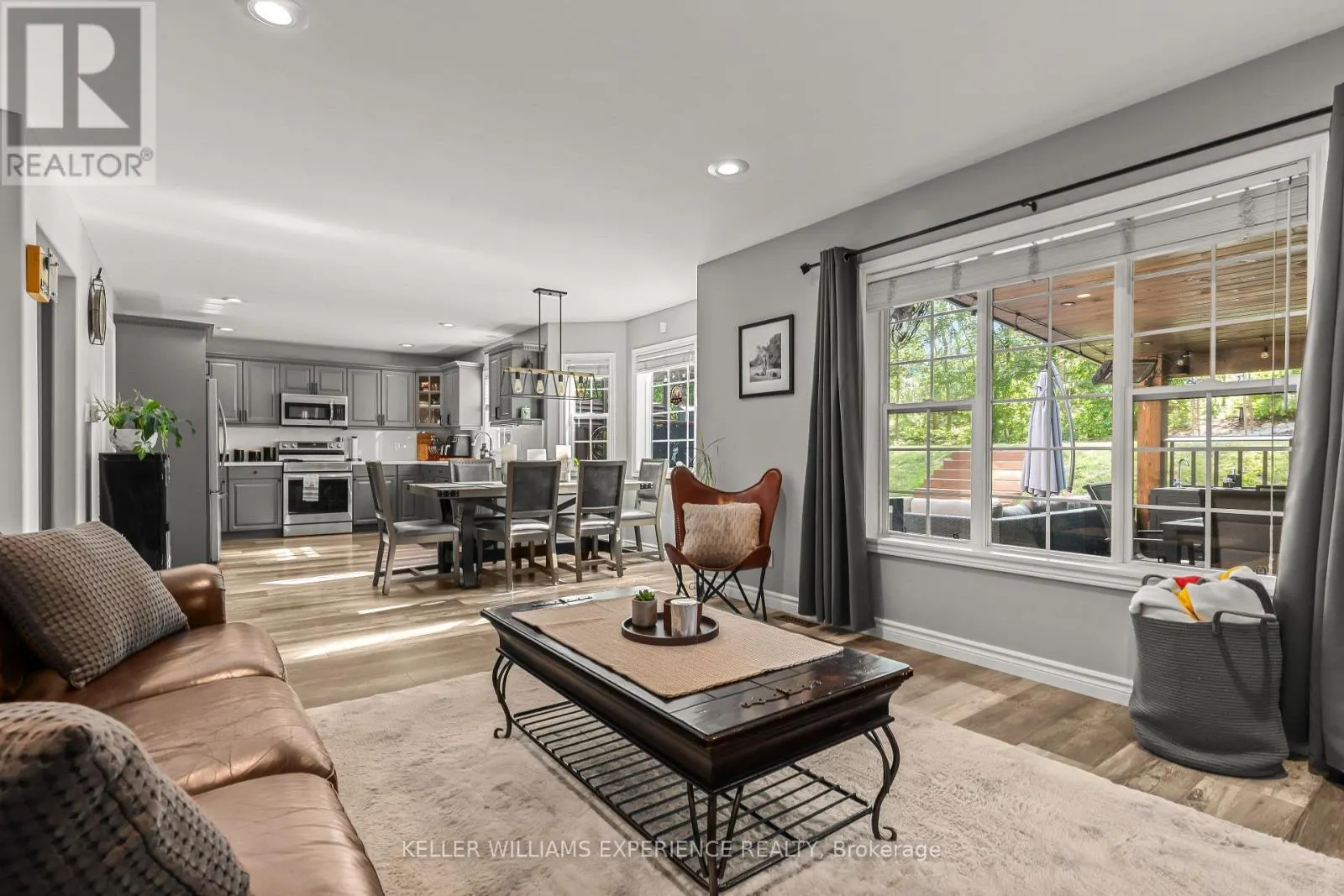 4254 FOREST WOOD DRIVE