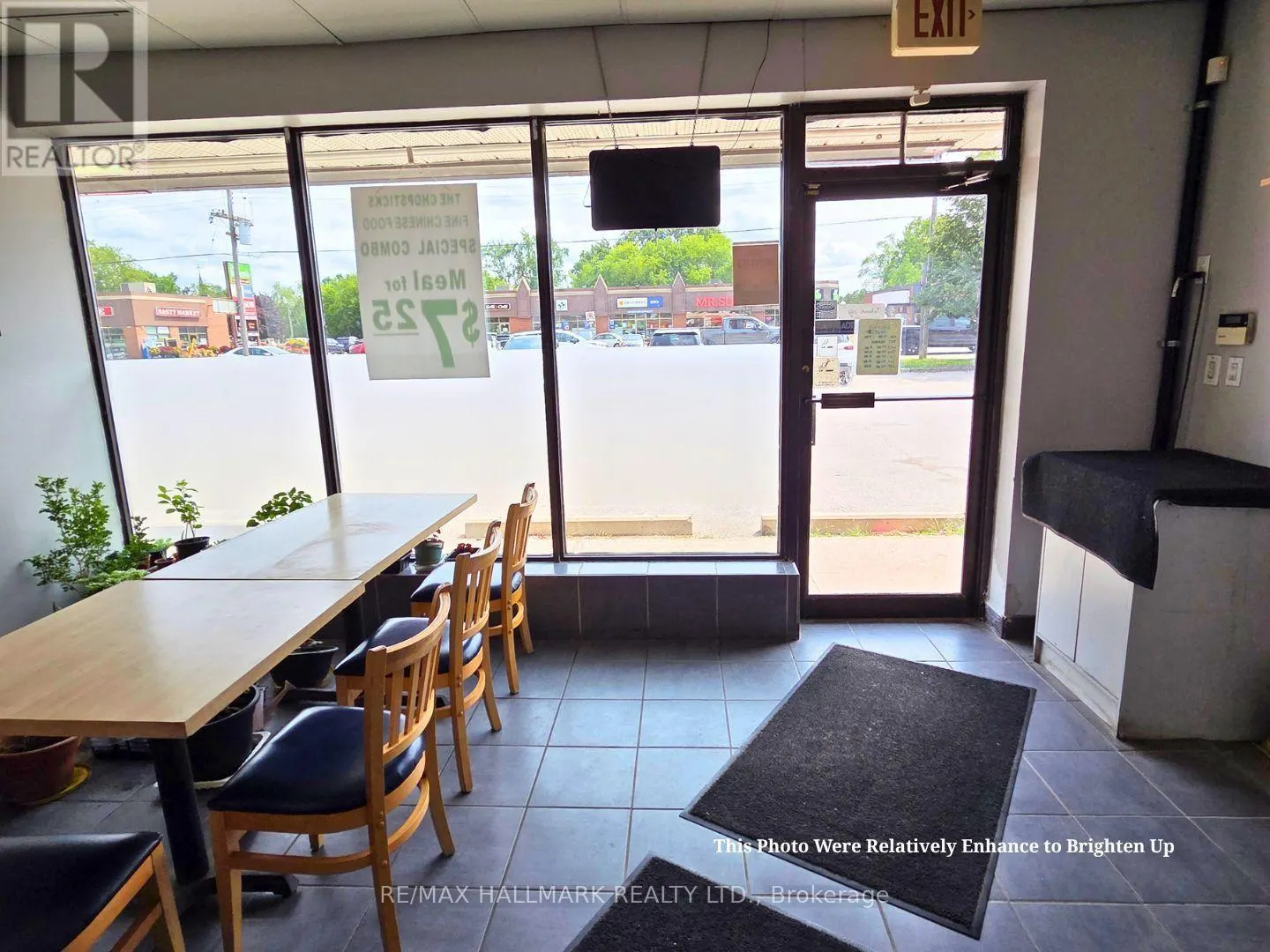 4 - 7380 26 HIGHWAY