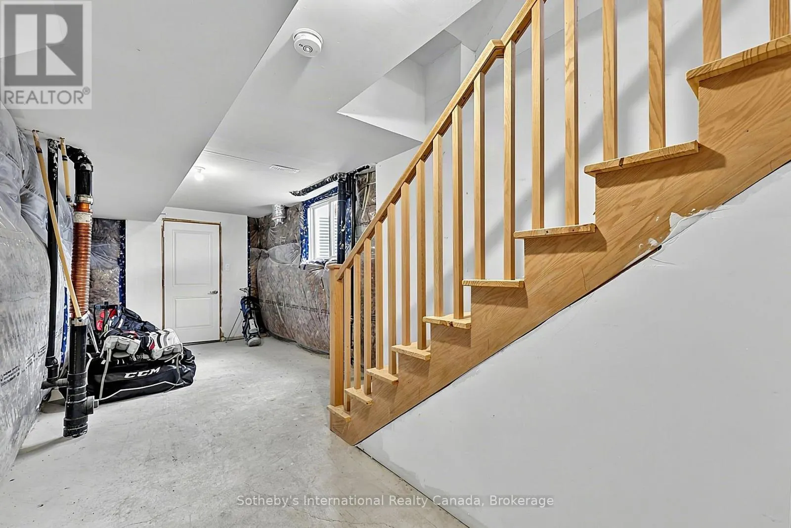 270 SPRINGFIELD CRESCENT