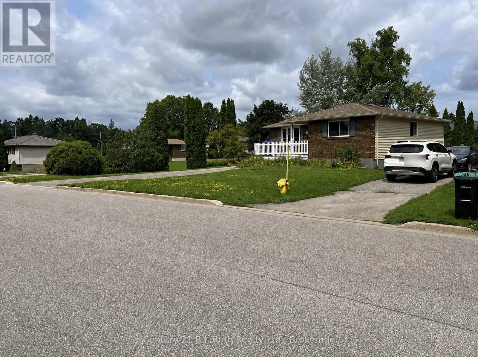 867 BIRCHWOOD DRIVE