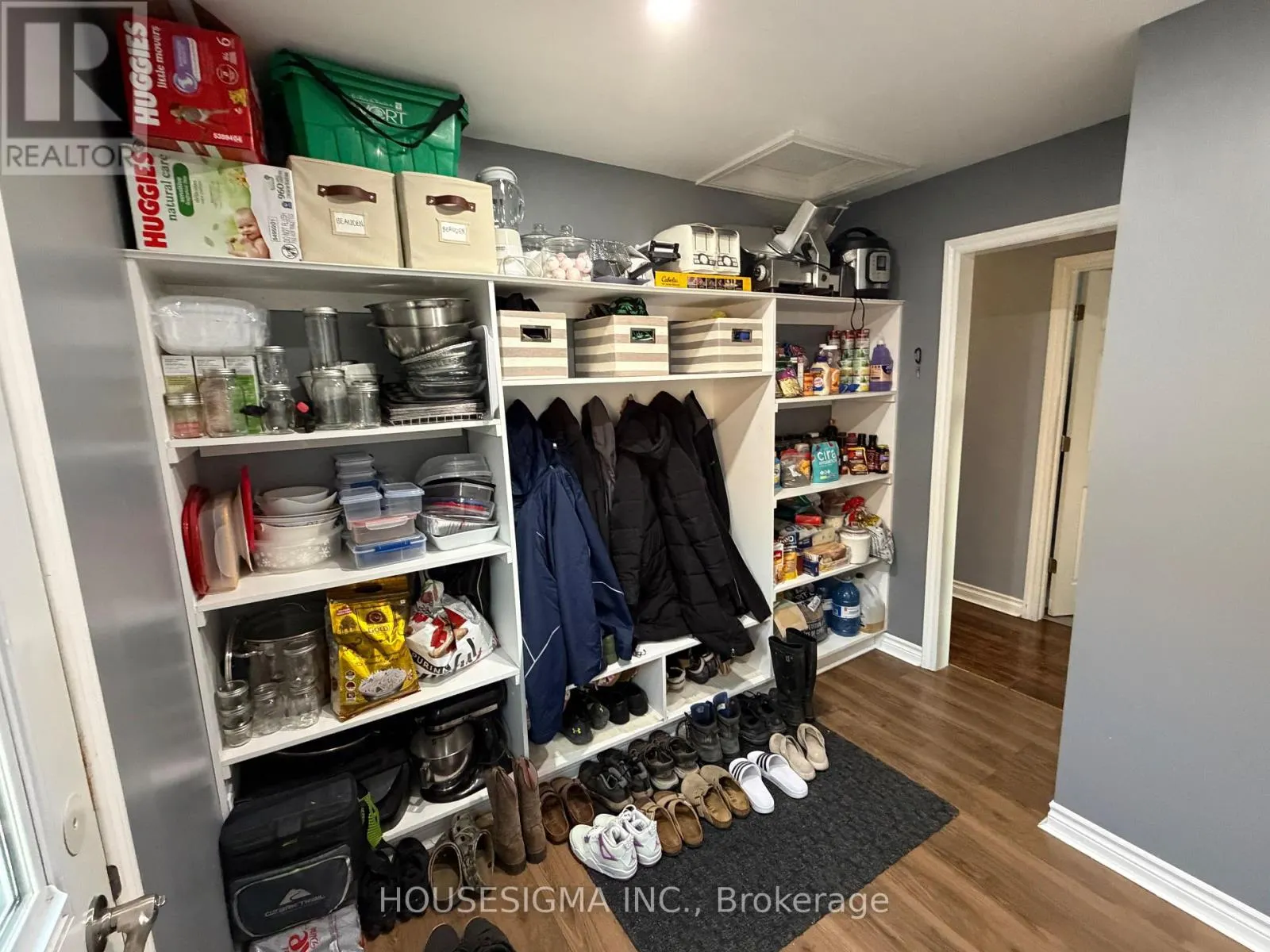 16 MAZEPA PLACE