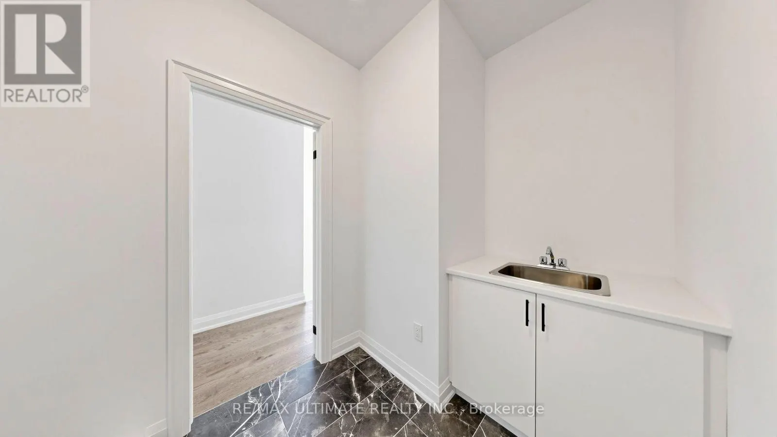 12 ALDWINCKLE AVENUE
