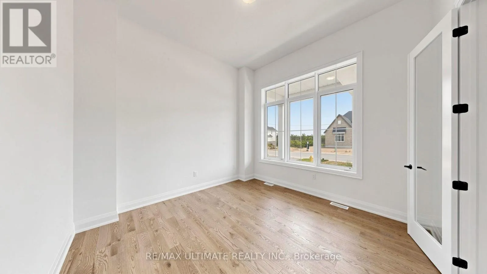 12 ALDWINCKLE AVENUE