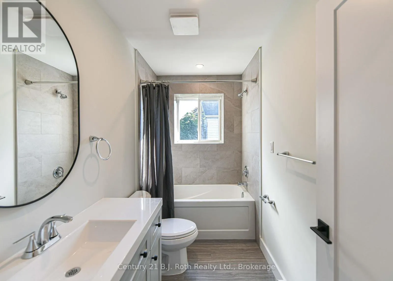 1 (MAIN) - 165 BARRIE ROAD #1 (Main)