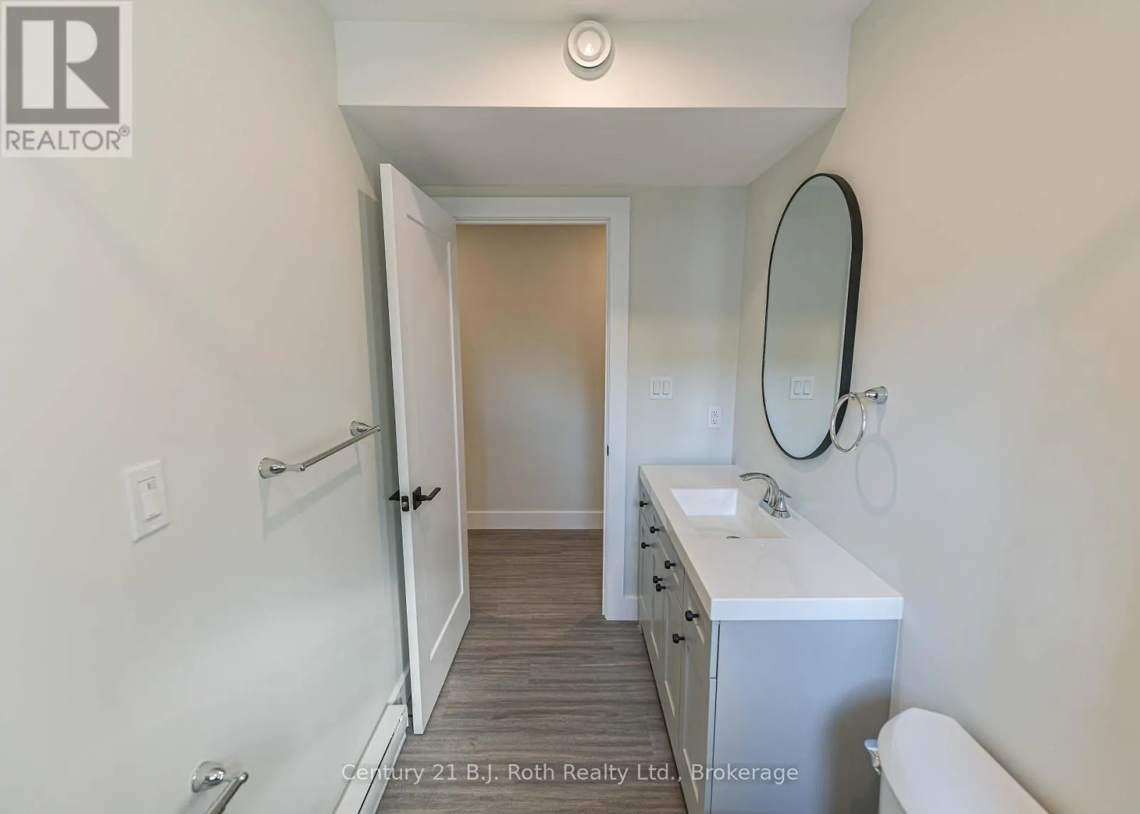 1 (MAIN) - 165 BARRIE ROAD #1 (Main)