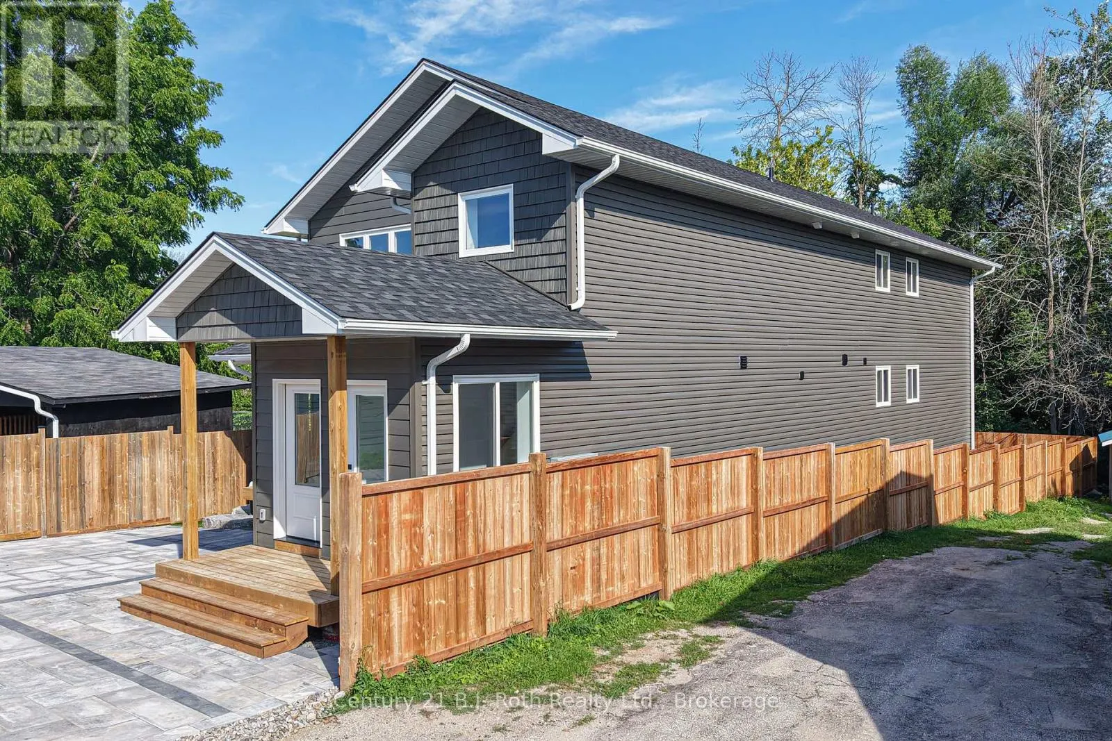1 (MAIN) - 165 BARRIE ROAD #1 (Main)