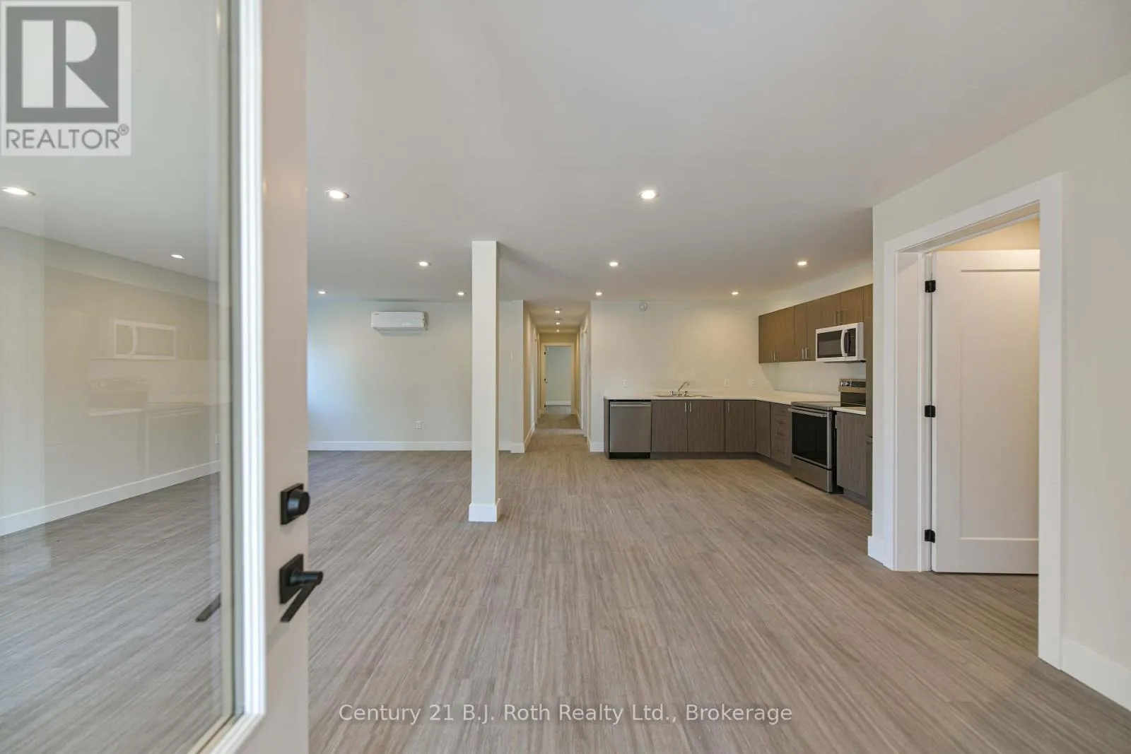 1 (MAIN) - 165 BARRIE ROAD #1 (Main)