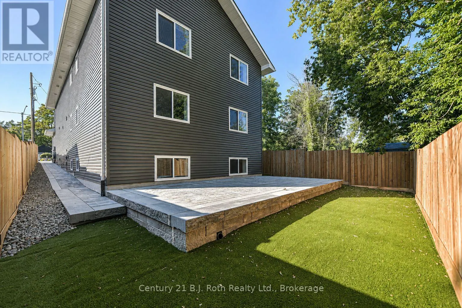 1 (MAIN) - 165 BARRIE ROAD #1 (Main)
