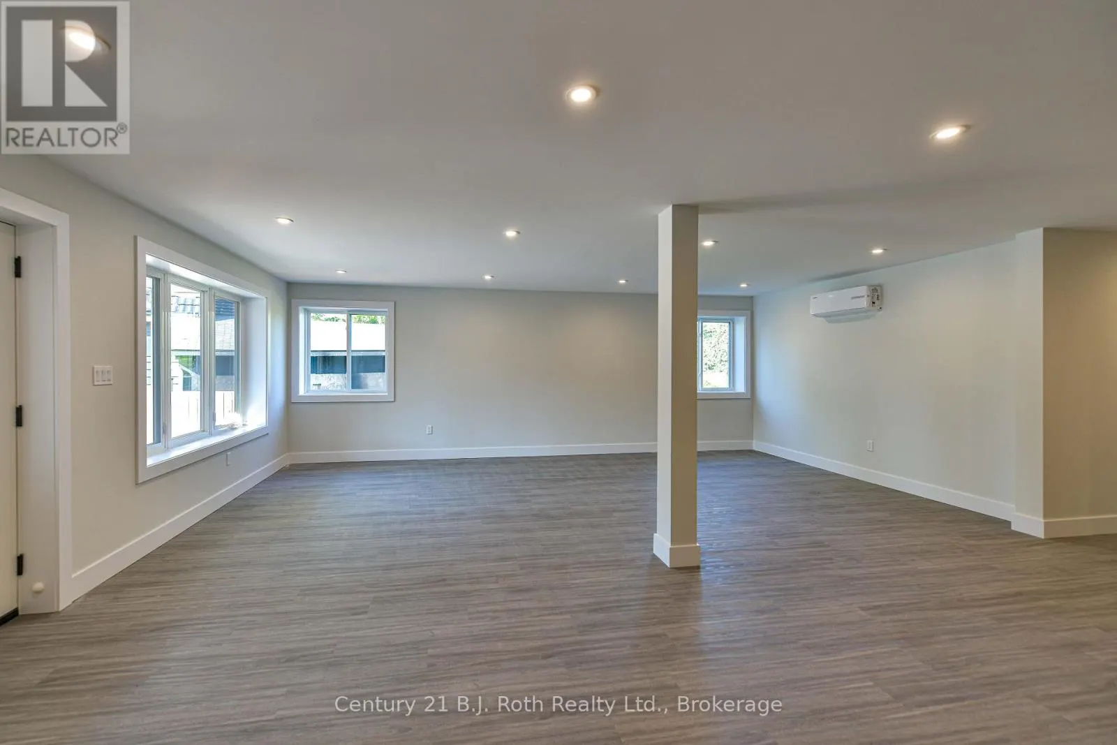 1 (MAIN) - 165 BARRIE ROAD #1 (Main)