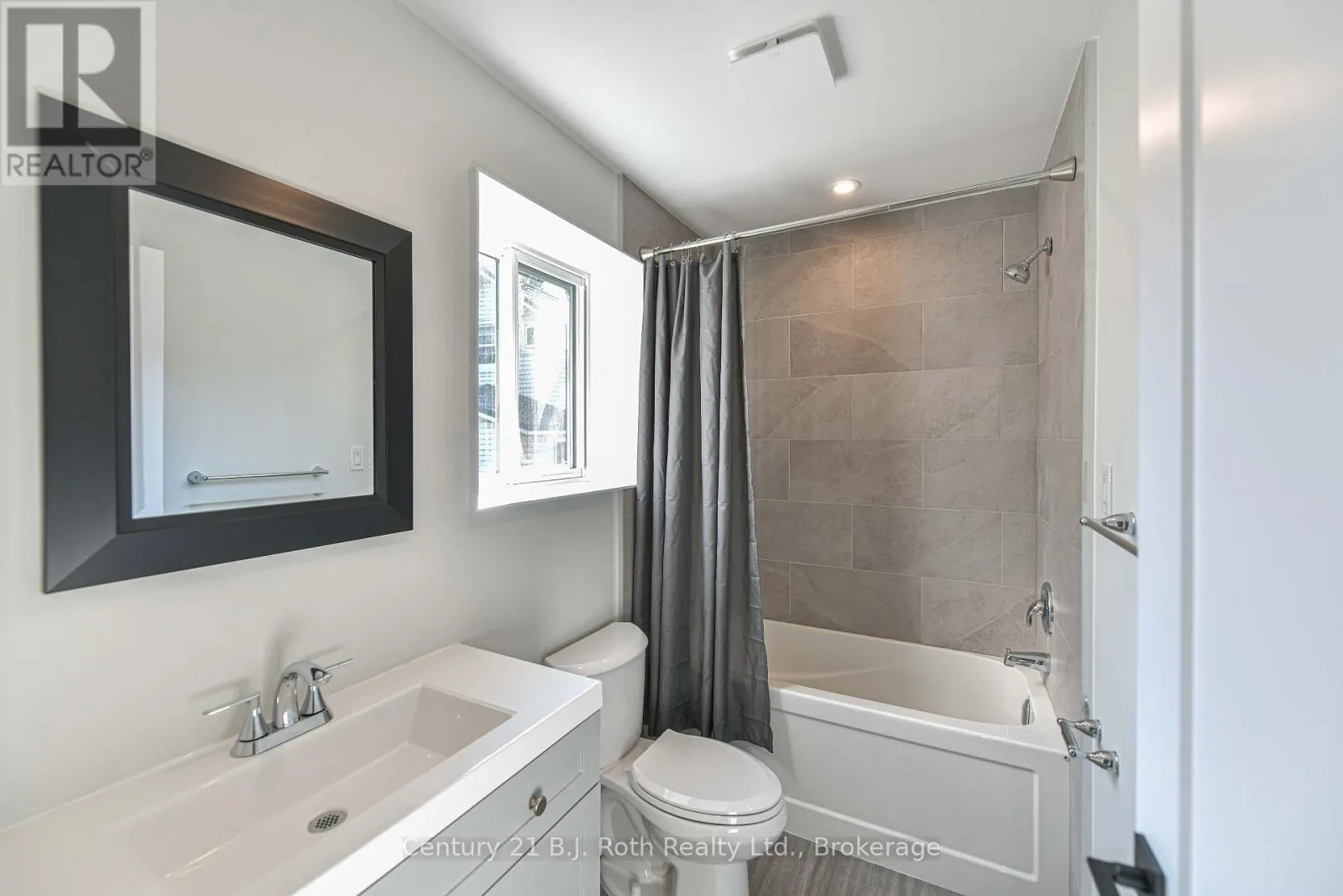 1 (MAIN) - 165 BARRIE ROAD #1 (Main)