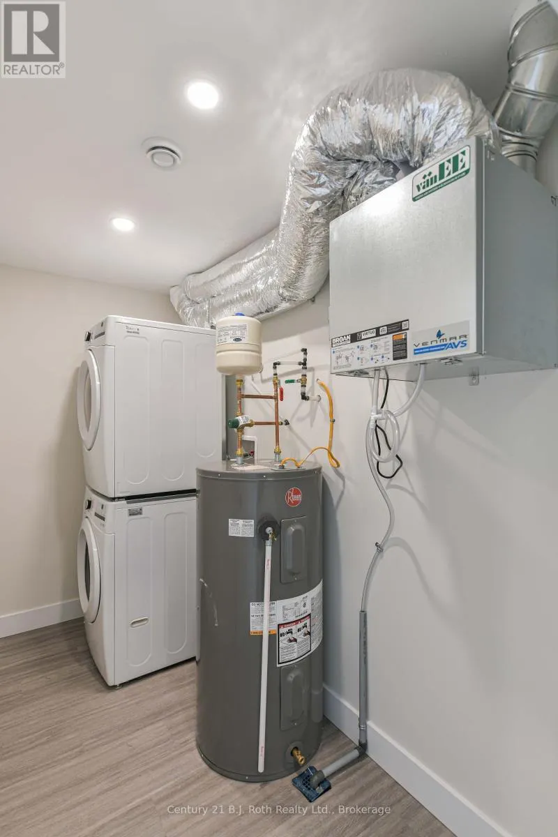 2 (UPPER) - 165 BARRIE ROAD #2 (Upper)