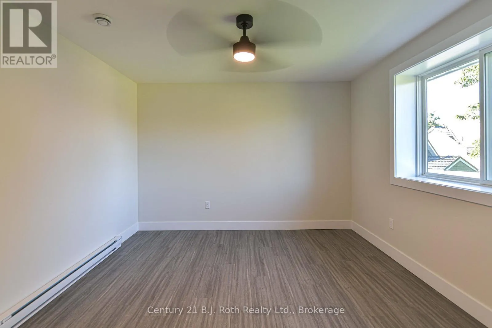 2 (UPPER) - 165 BARRIE ROAD #2 (Upper)