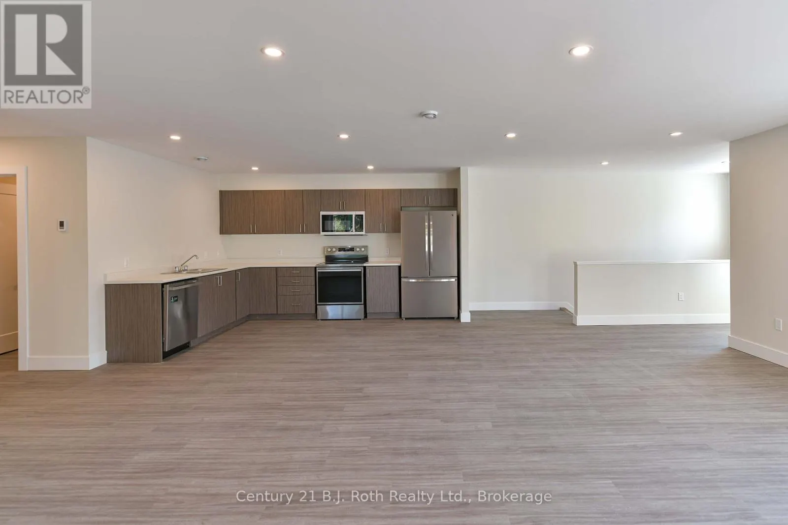 2 (UPPER) - 165 BARRIE ROAD #2 (Upper)