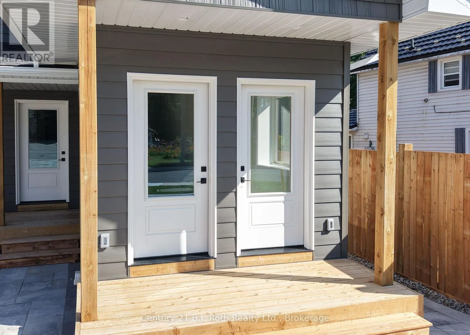 2 (UPPER) - 165 BARRIE ROAD #2 (Upper)