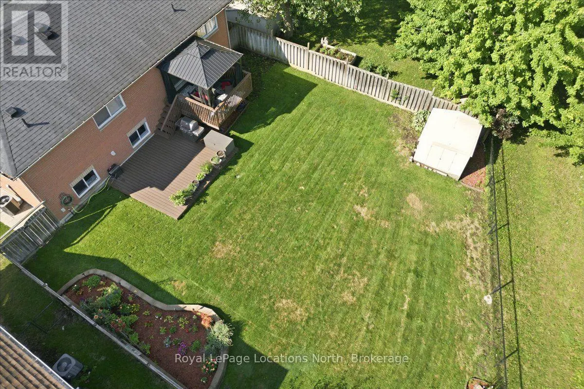 402 RAMBLEWOOD DRIVE